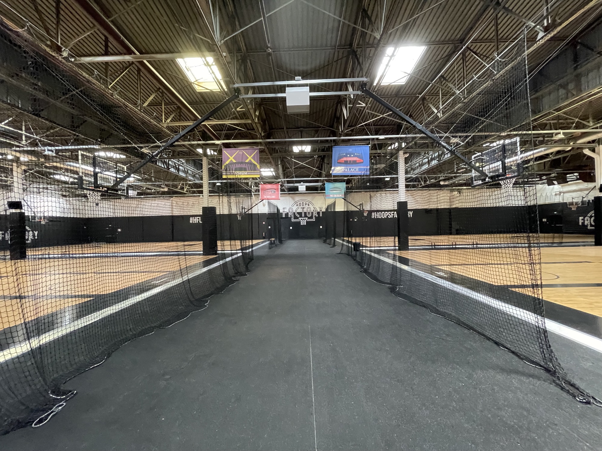 Hoops Factory rouvre avec BoucheCousue